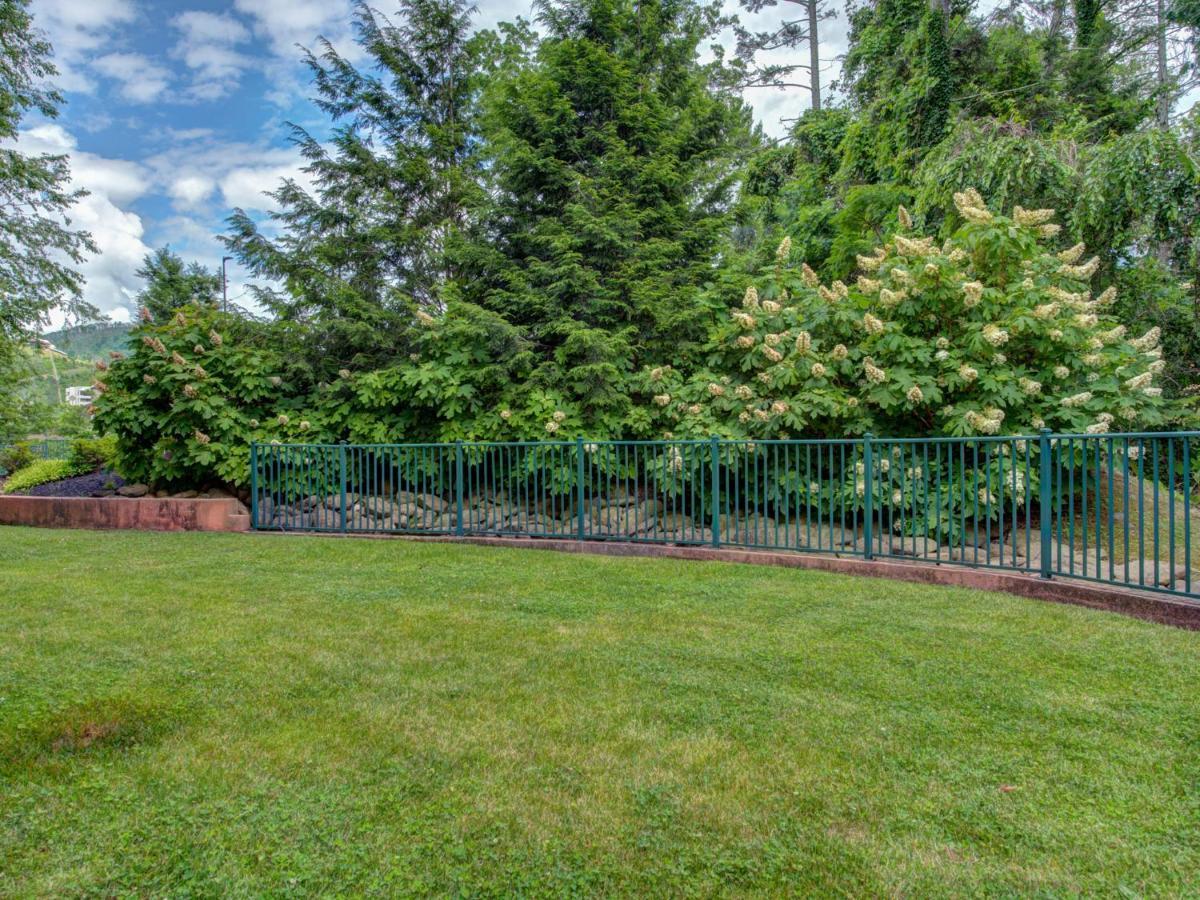 Apartamento City Bear, 2Br, Pool, Spa, Downtown Gatlinburg, Sleeps 6 Exterior foto